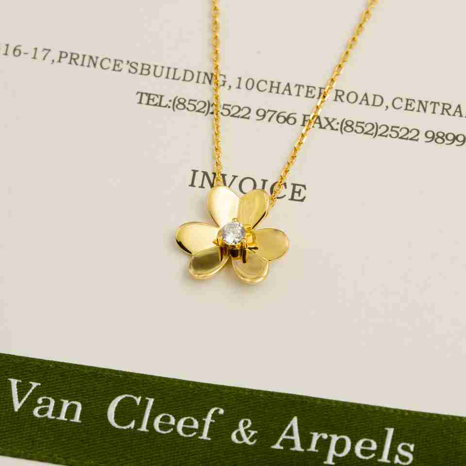 Van Cleef & Arpels Frivole Pendant - DopestKickz