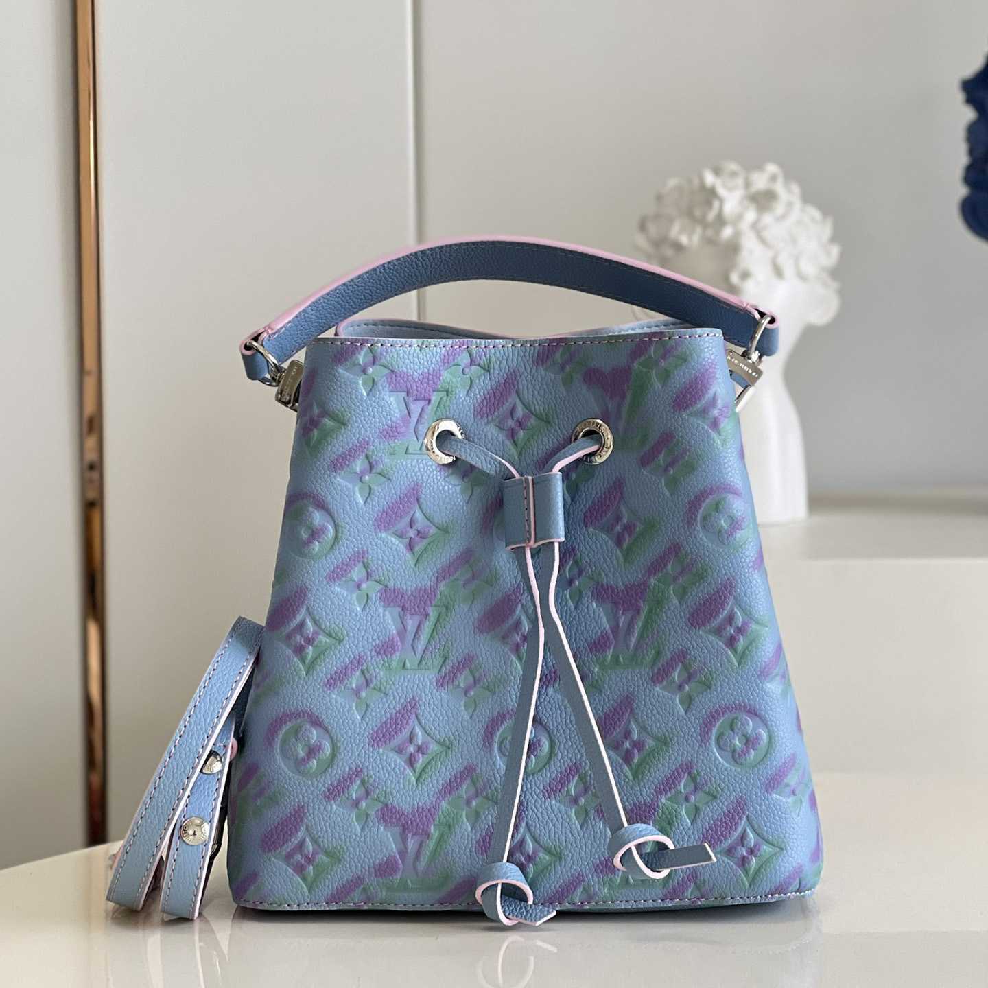 Louis Vuitton Néonoé BB Bucket Bag (20 x 20 x 13 cm)   M46173 - DopestKickz