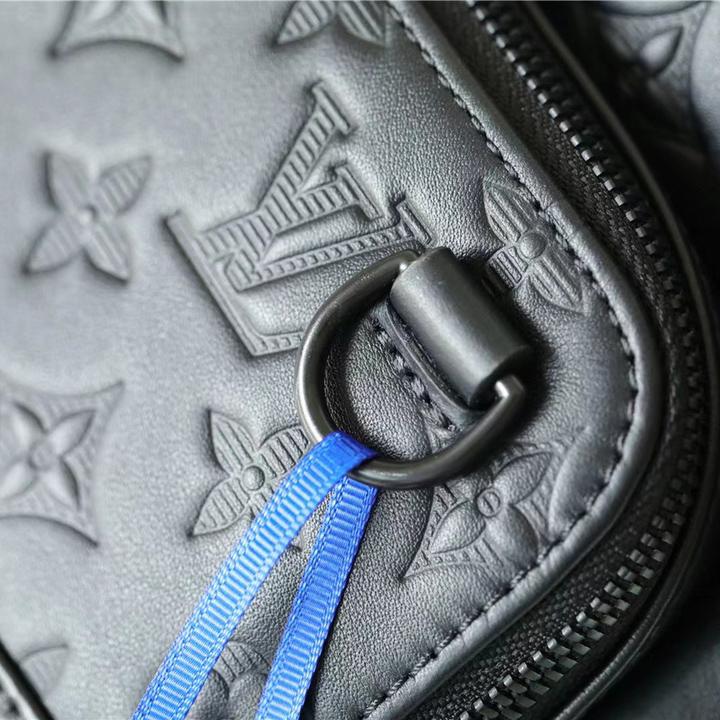 Louis Vuitton Racer Slingbag    M46107c - DopestKickz