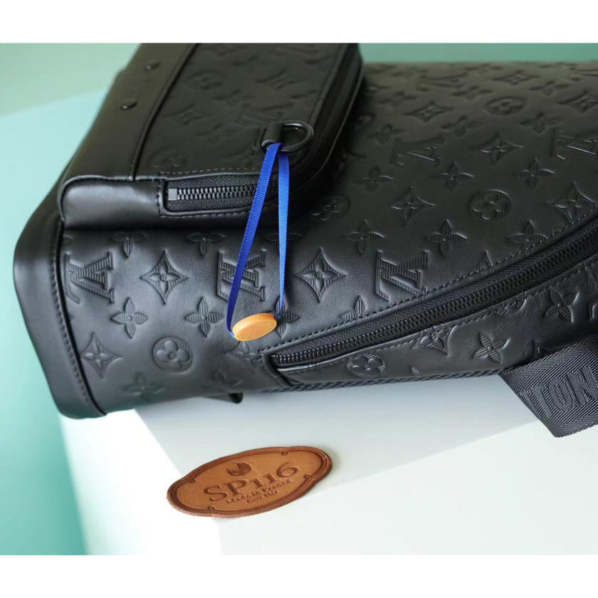 Louis Vuitton Racer Slingbag    M46107c - DopestKickz