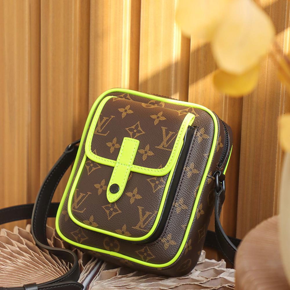 Louis Vuitton Christopher Wearable Wallet(15*17*8cm)   M69404 - DopestKickz