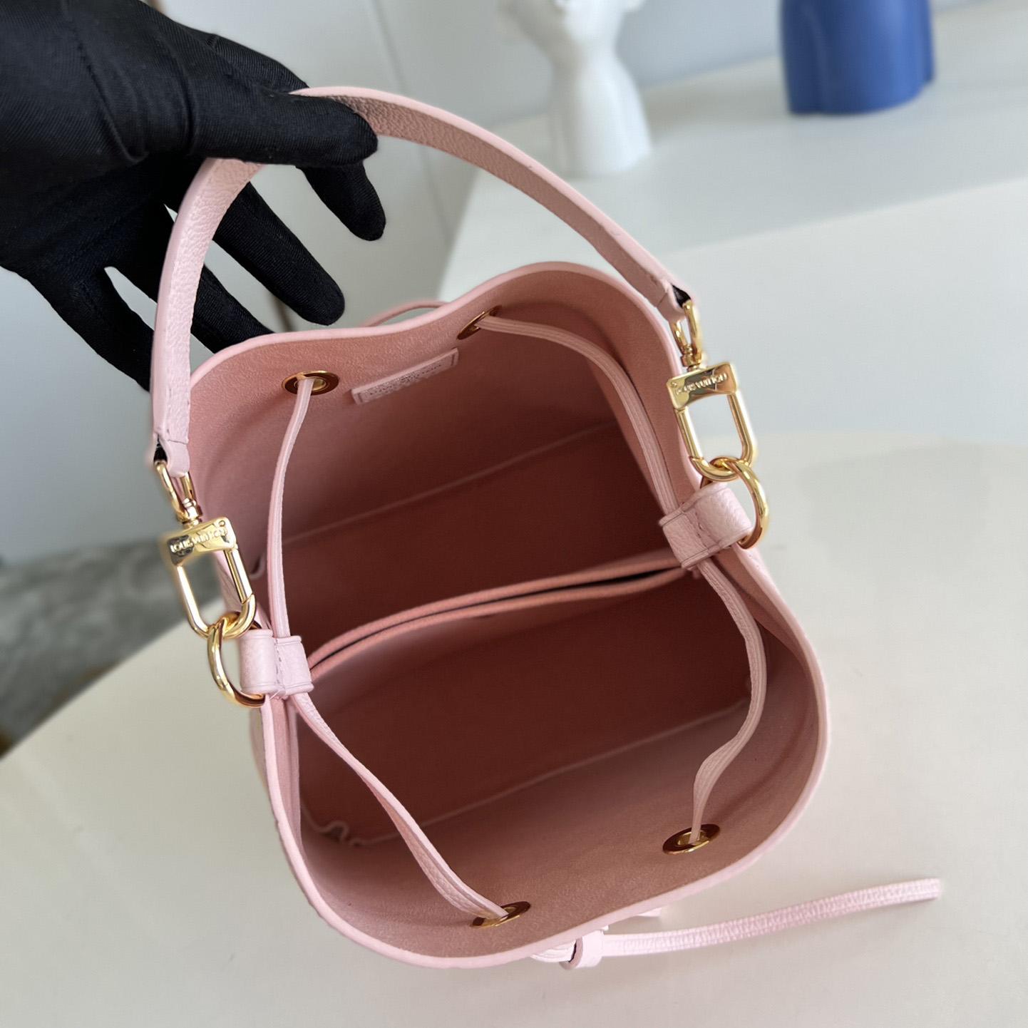 Louis Vuitton Néonoé BB Bucket Bag (20 x 20 x 13 cm)   M46174 - DopestKickz