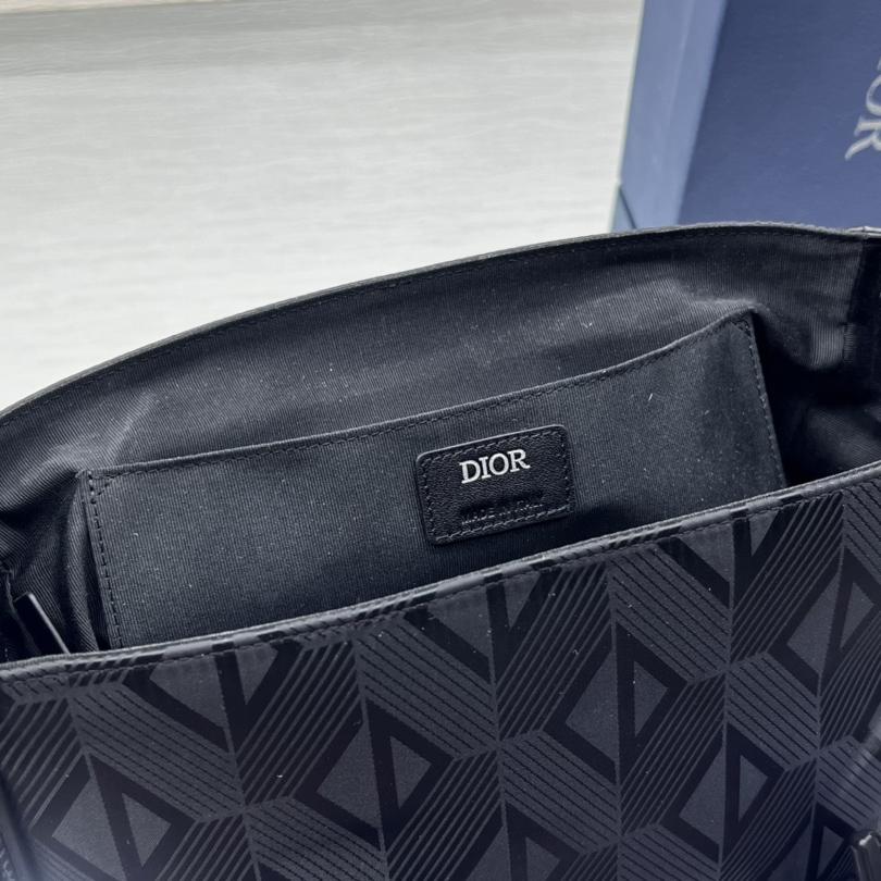 Dior Explorer Messenger Bag - DopestKickz