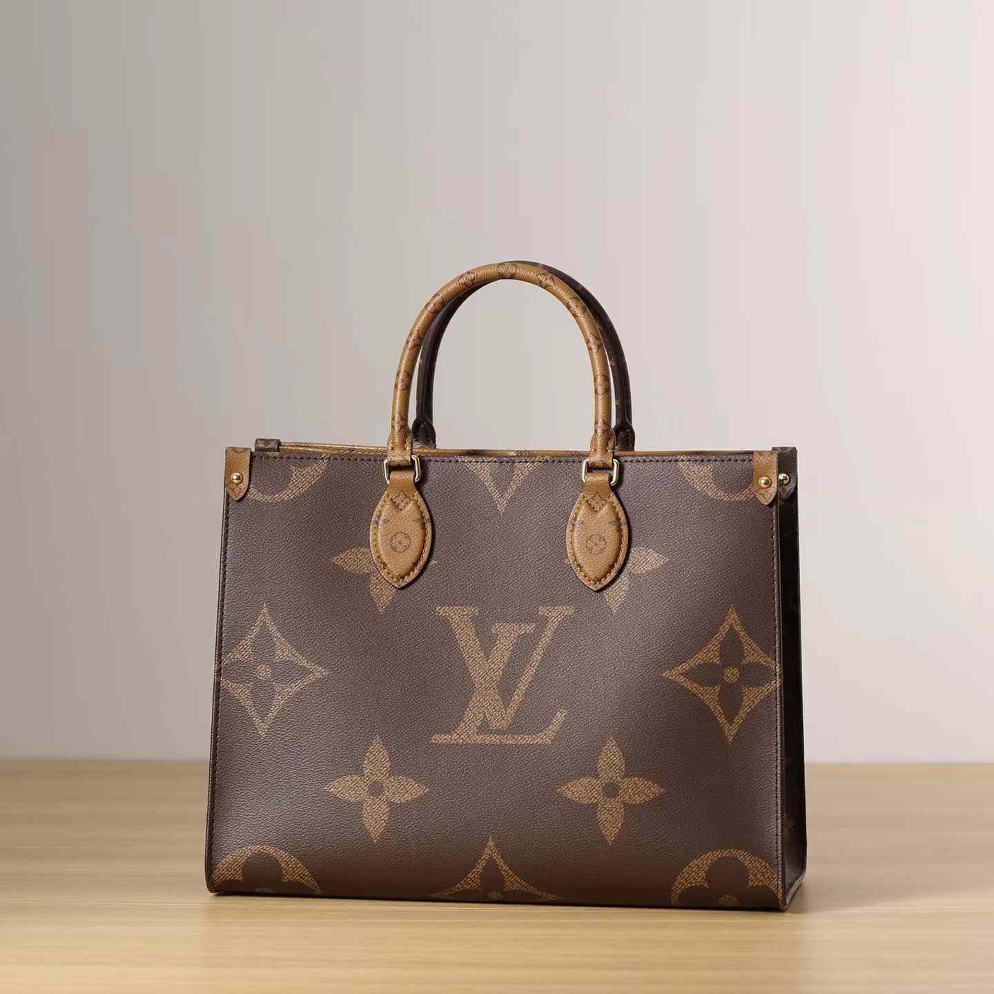 Louis Vuitton Onthego MM(34cm)   M45321 - DopestKickz
