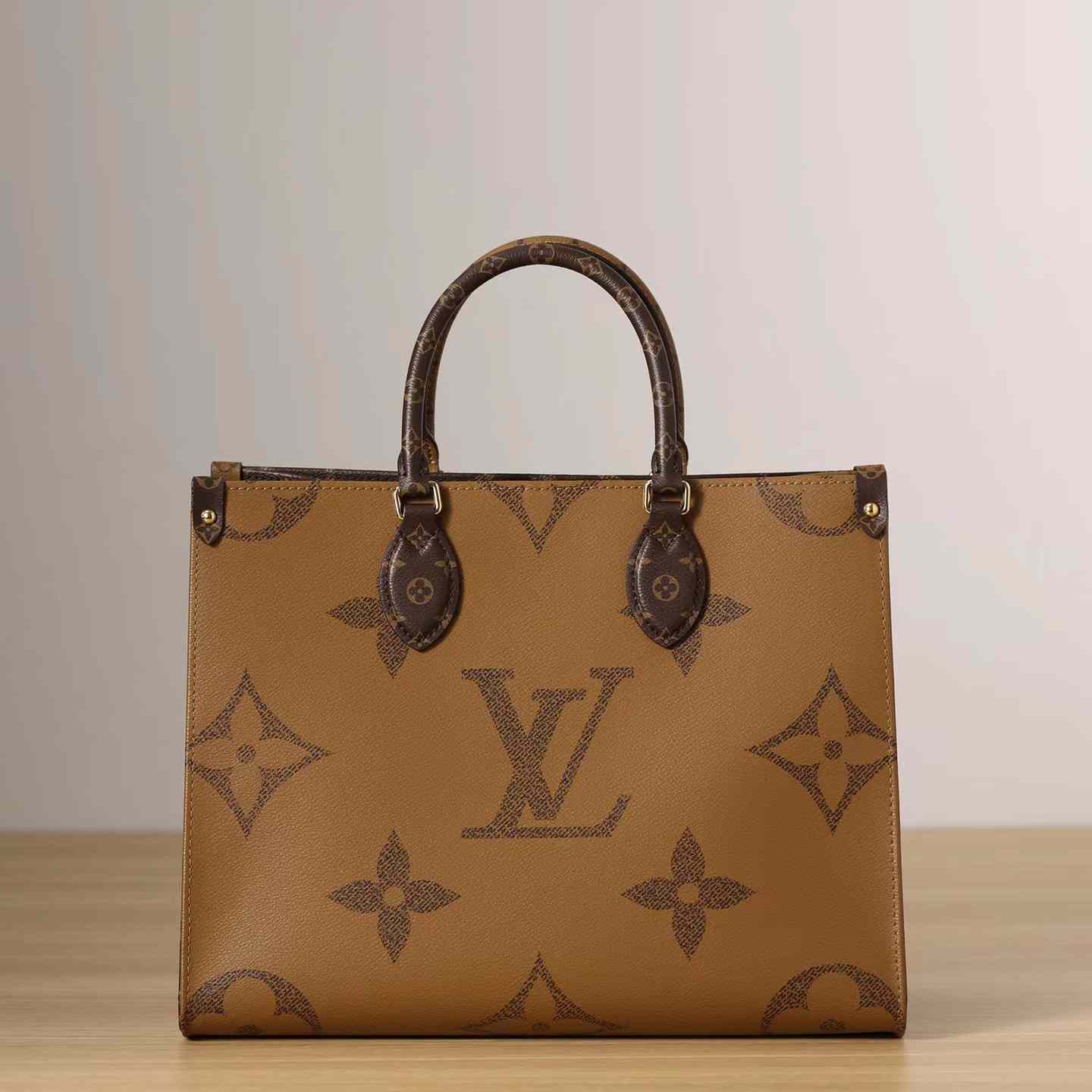 Louis Vuitton Onthego MM(34cm)   M45321 - DopestKickz