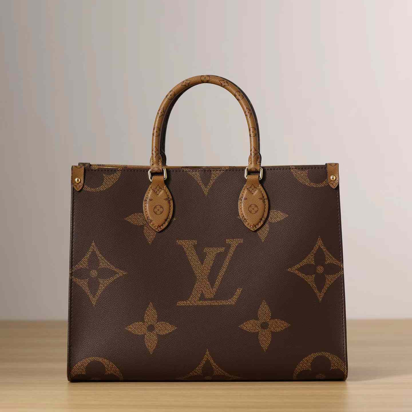 Louis Vuitton Onthego MM(34cm)   M45321 - DopestKickz