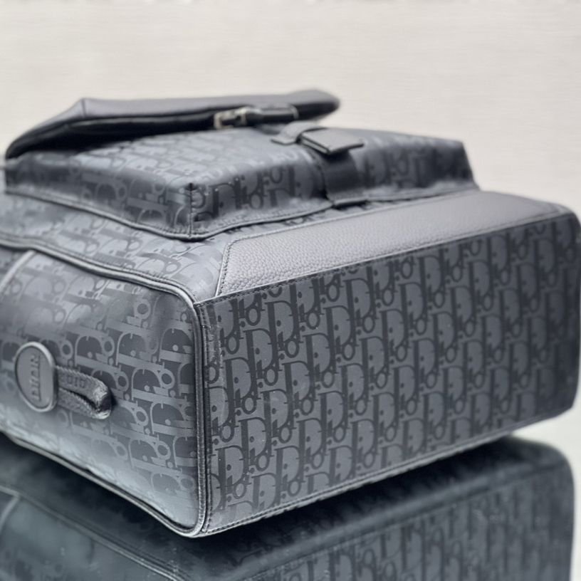 Dior Explorer Tote Bag  - DopestKickz