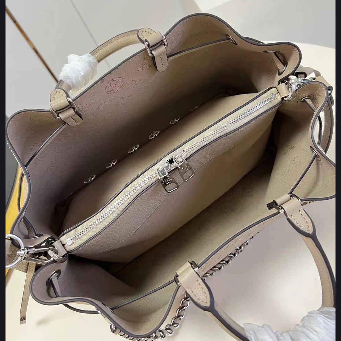 Louis Vuitton Bella Tote(32 x 23 x 13 cm )     M59201 - DopestKickz