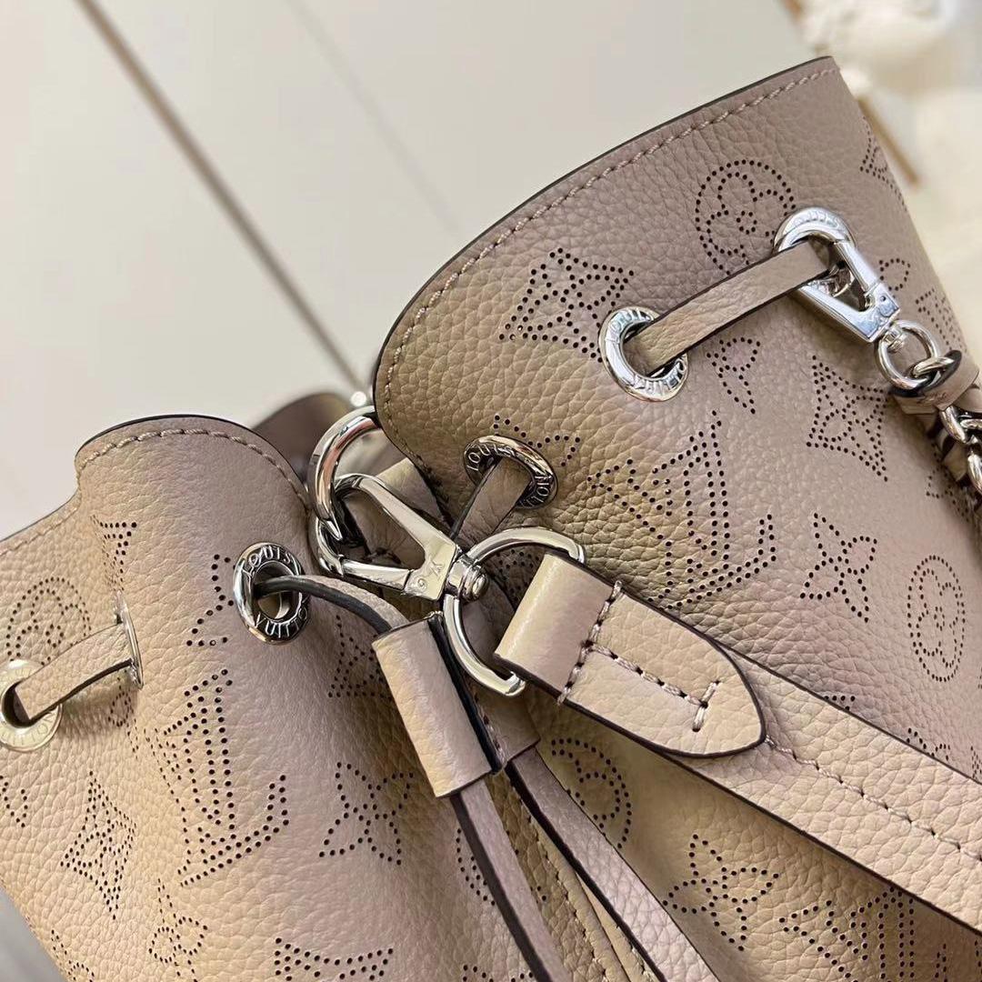 Louis Vuitton Bella Tote(32 x 23 x 13 cm )     M59201 - DopestKickz