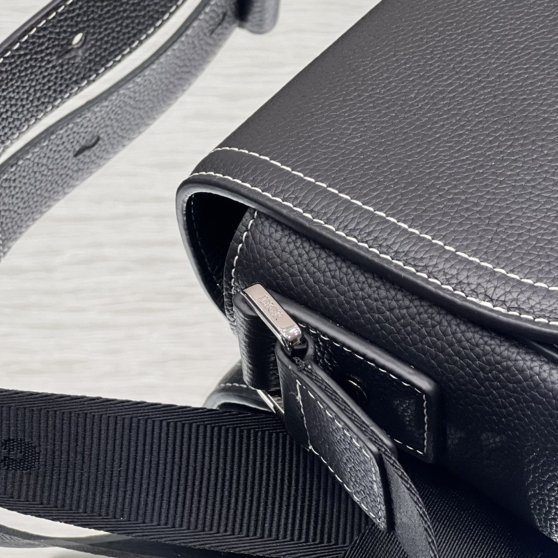 Dior Saddle Messenger Bag - DopestKickz