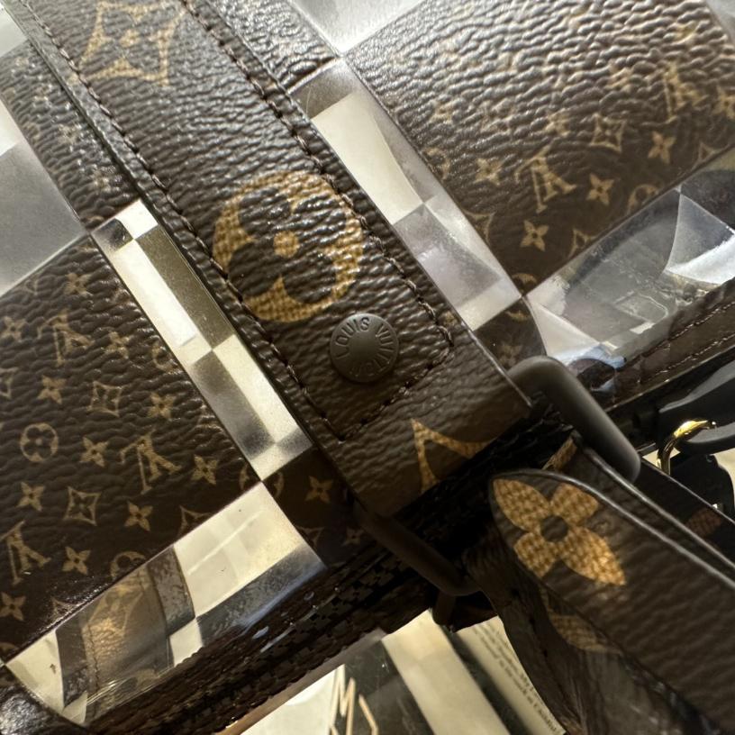 Louis Vuitton Keepall Bandoulière 25       M20872 - DopestKickz