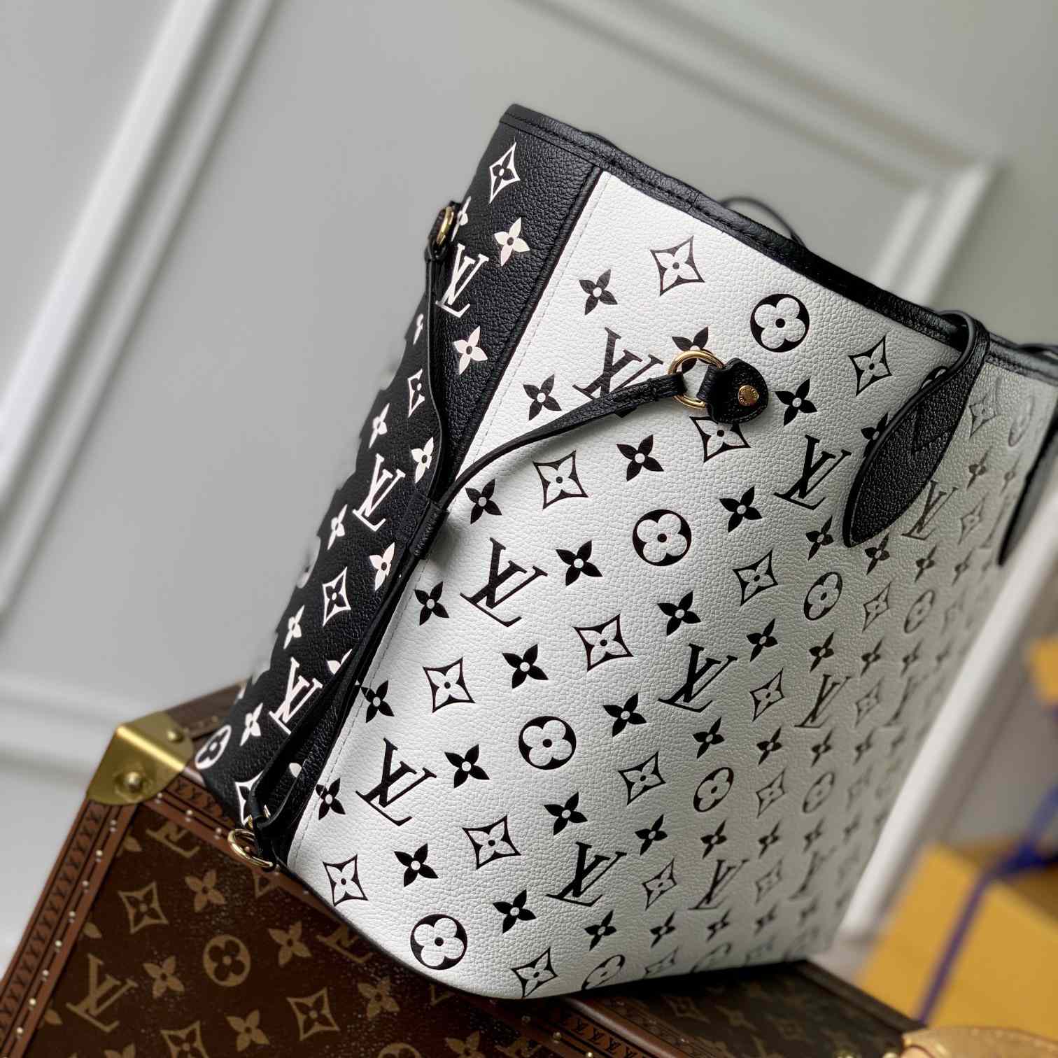 Louis Vuitton Neverfull Tote Bag (31-28-14cm)     M46103   - DopestKickz