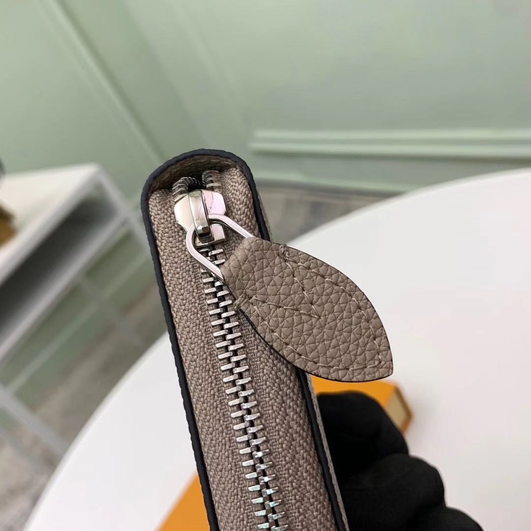 Louis Vuitton Zippy Wallet(19.5-10.5-2.5CM)     M69821 - DopestKickz