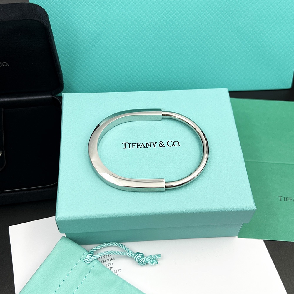 Tiffany&CO Lock Bangle In White Gold - DopestKickz