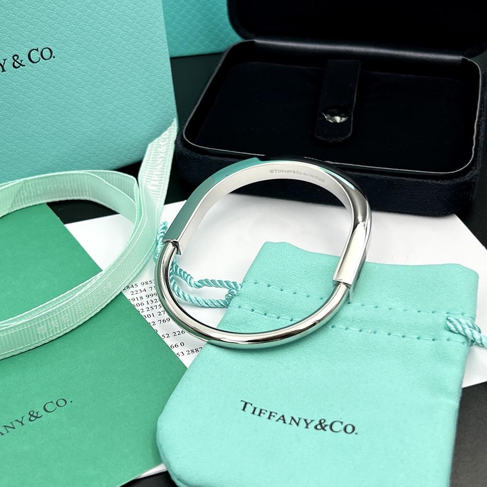 Tiffany&CO Lock Bangle In White Gold - DopestKickz