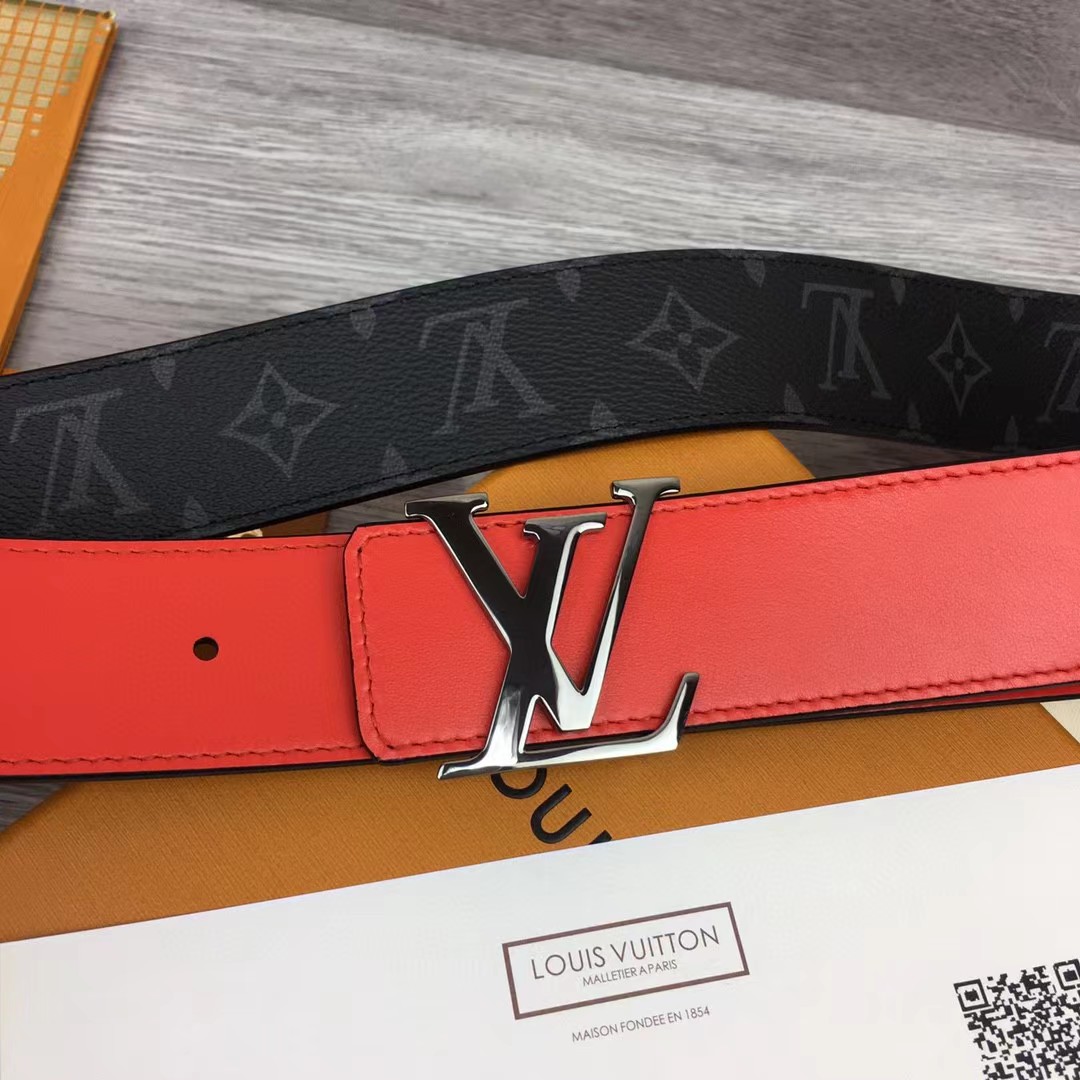 Louis Vuitton LV Initials 40MM Reversible Belt    M0601Q - DopestKickz
