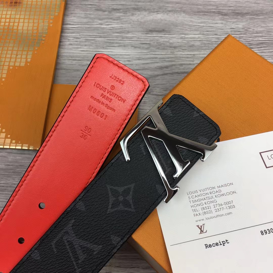 Louis Vuitton LV Initials 40MM Reversible Belt    M0601Q - DopestKickz