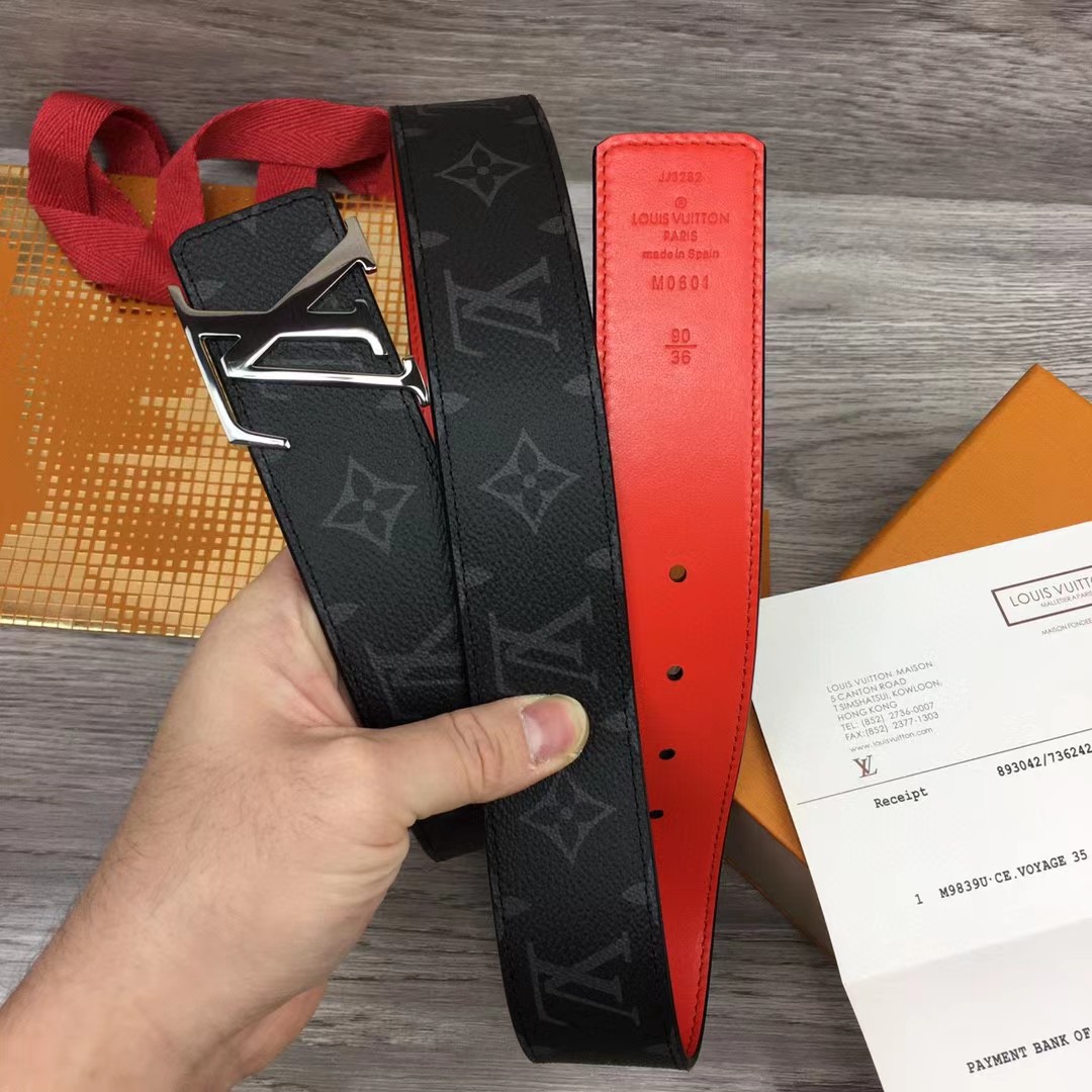 Louis Vuitton LV Initials 40MM Reversible Belt    M0601Q - DopestKickz