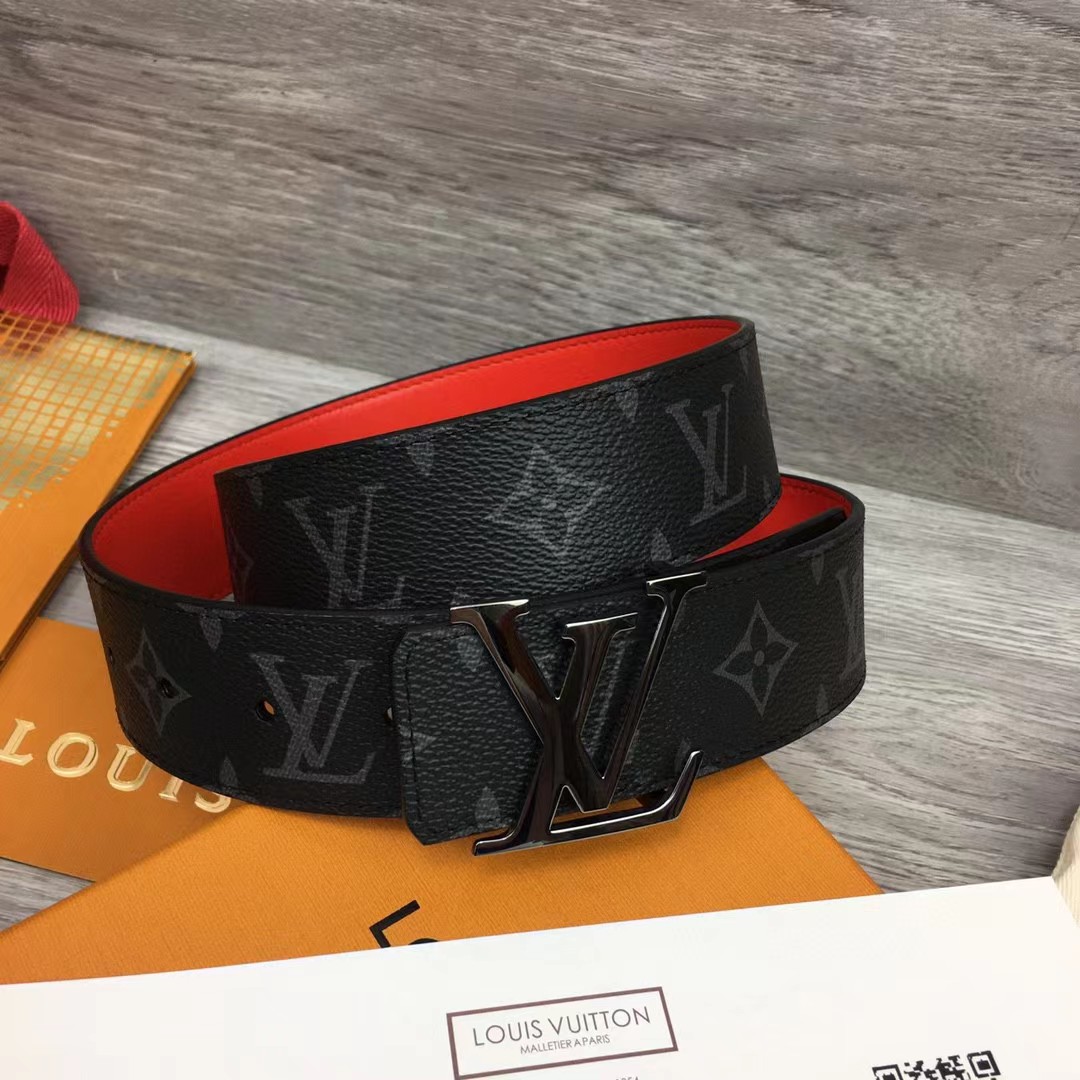 Louis Vuitton LV Initials 40MM Reversible Belt    M0601Q - DopestKickz
