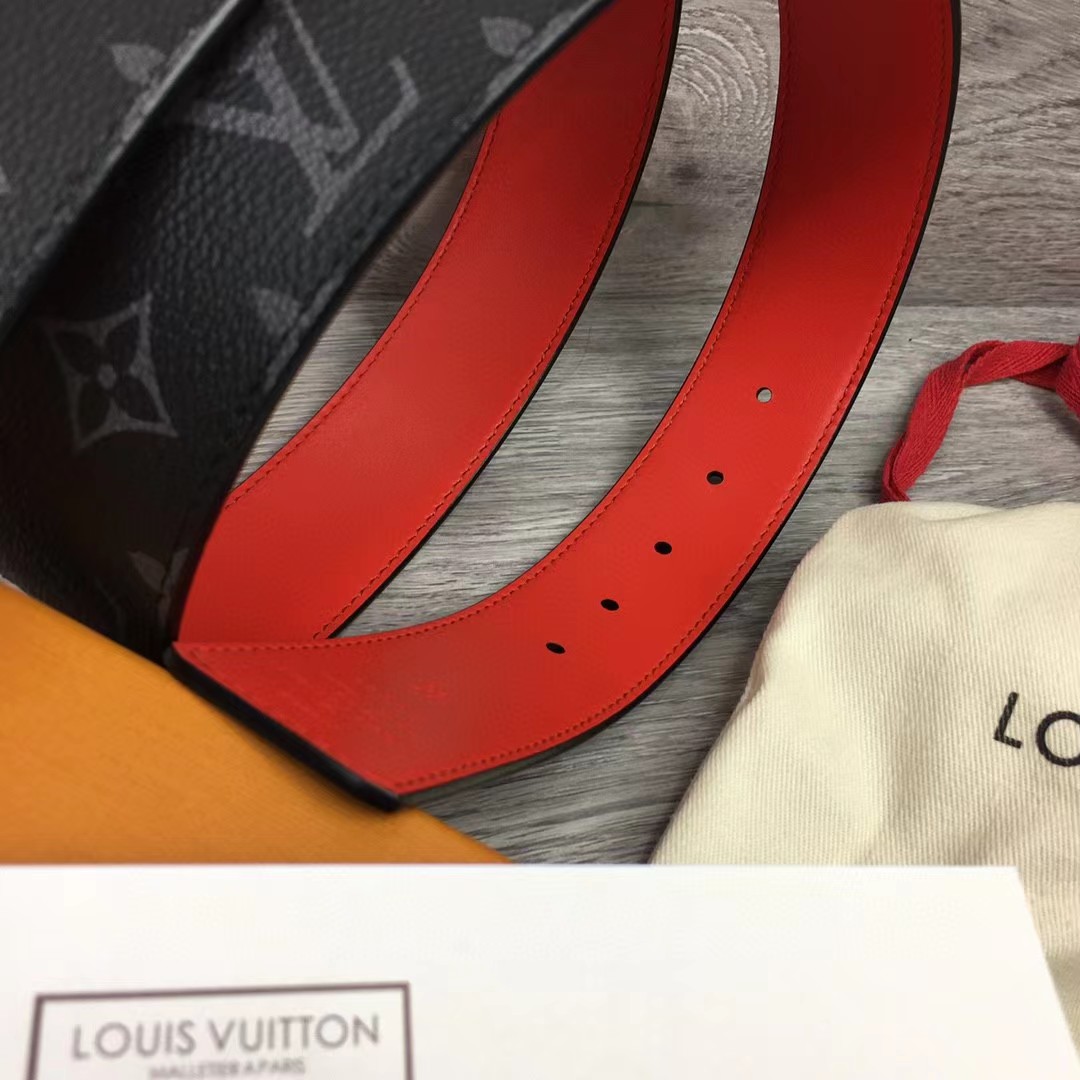 Louis Vuitton LV Initials 40MM Reversible Belt    M0601Q - DopestKickz