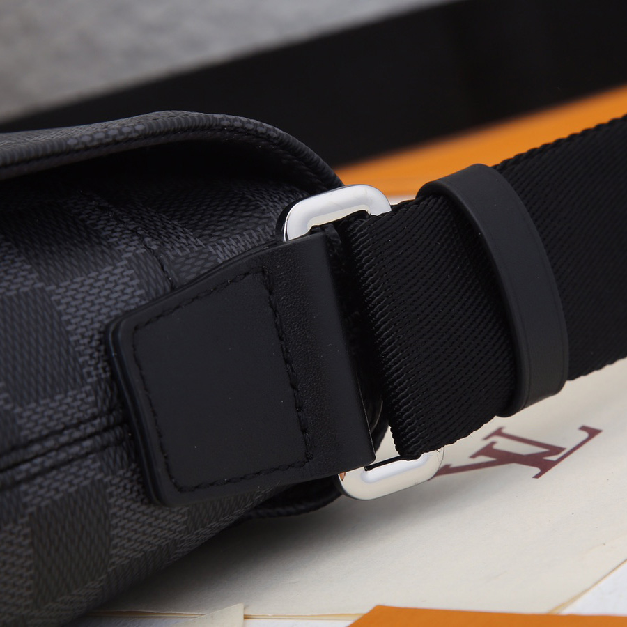 Louis Vuitton District PM(25x22x7CM)  N40349 - DopestKickz