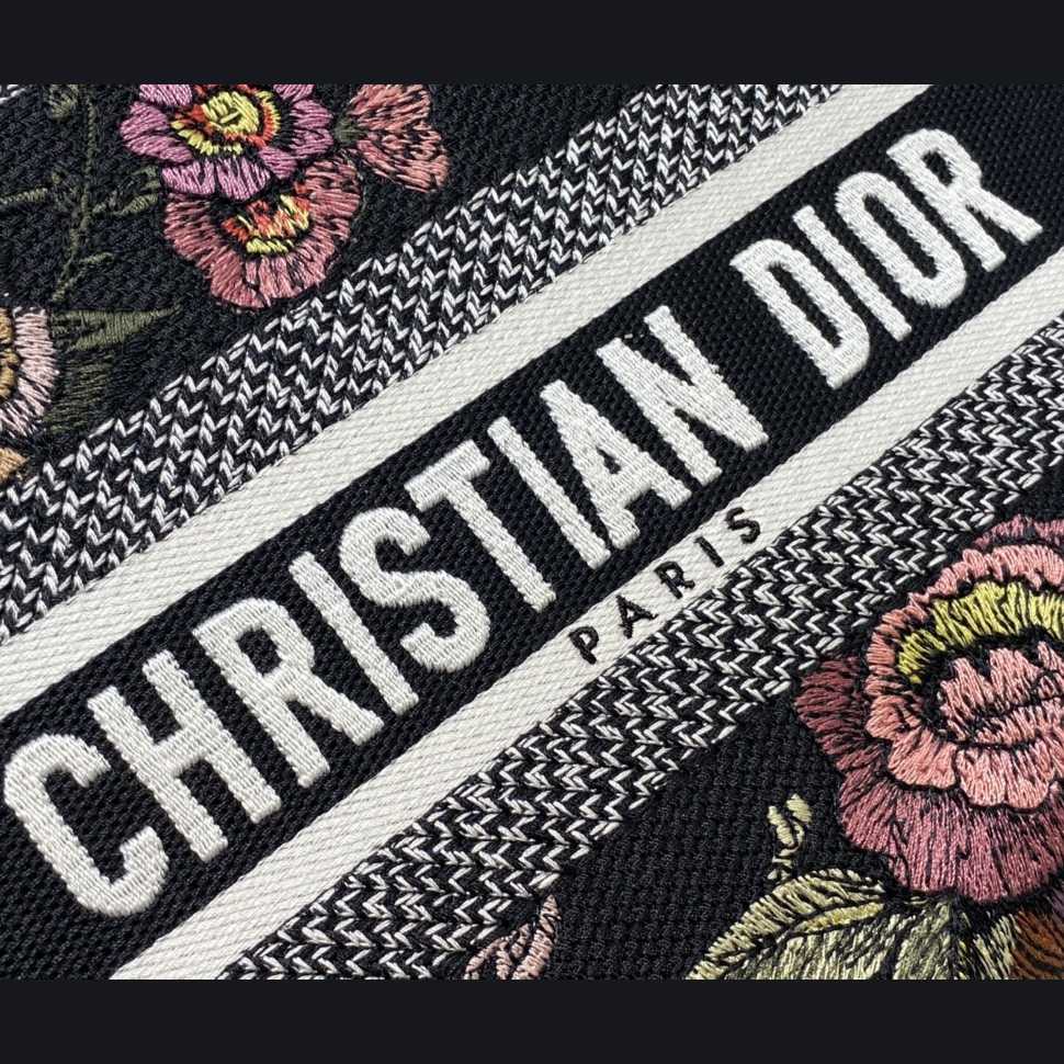 Dior Medium Lady D-lite Bag - DopestKickz