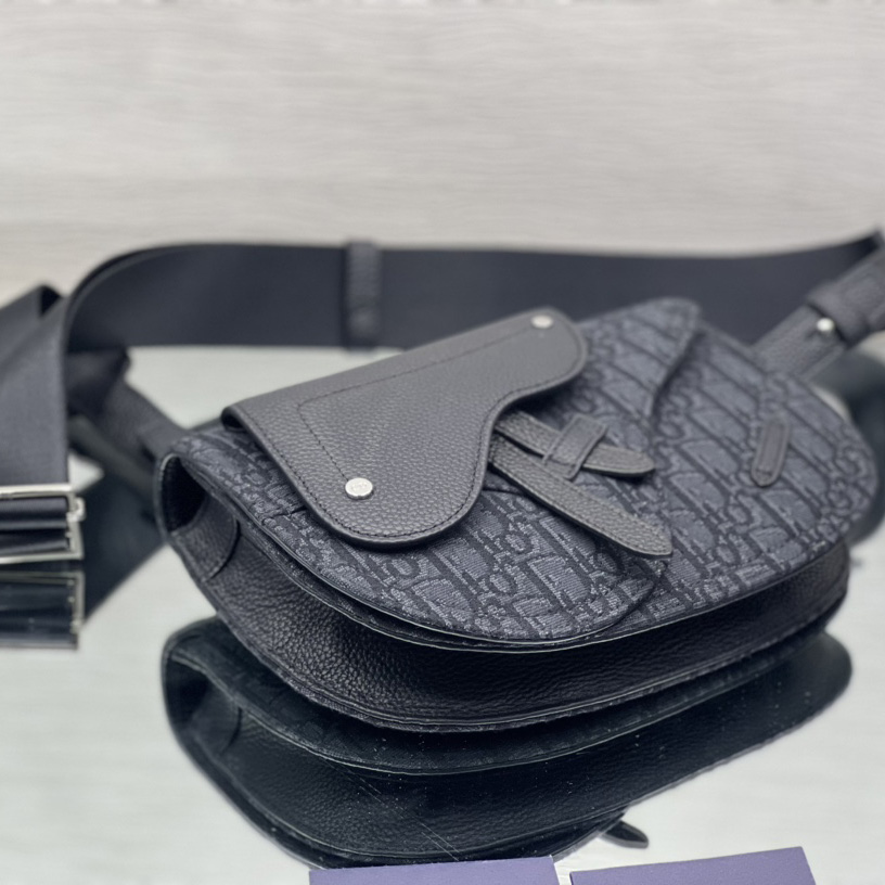 Dior Saddle Pouch - DopestKickz