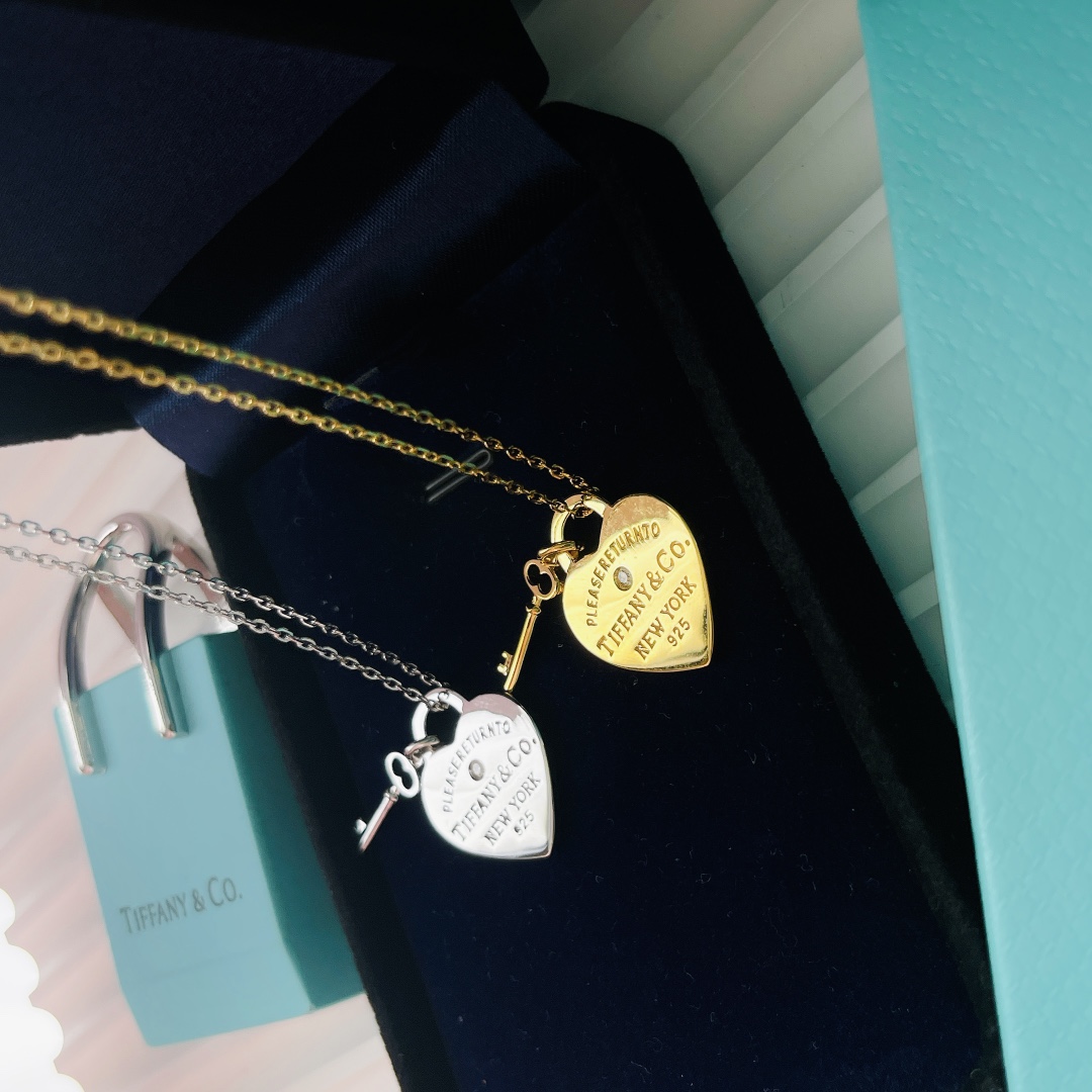 Tiffany&CO Heart Tag Pendant - DopestKickz