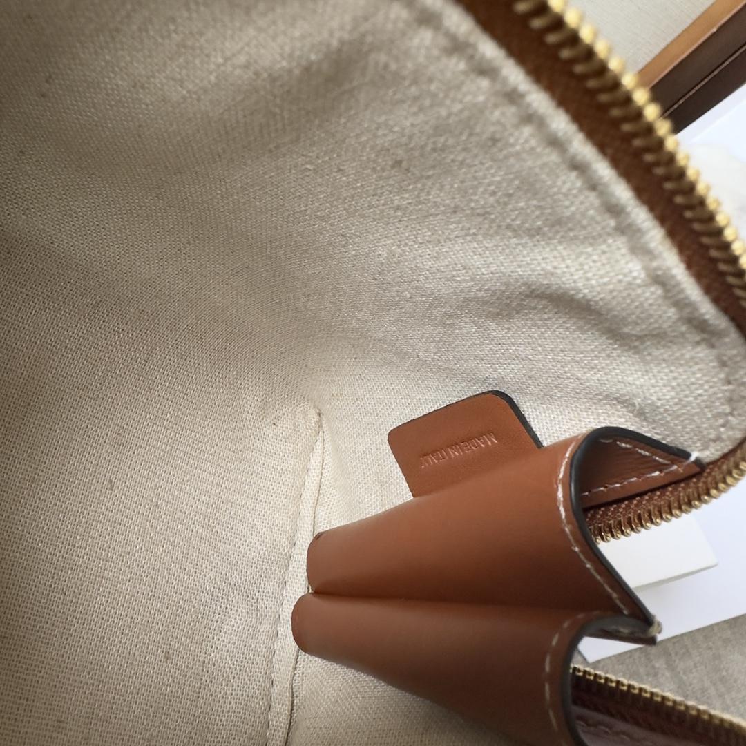 Celine Clutch On Chain Cuir Triomphe Natural / Tan - DopestKickz