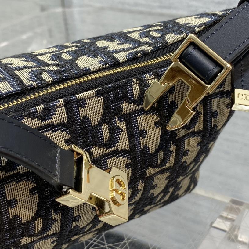 Dior Small Diortravel Nomad Pouch - DopestKickz