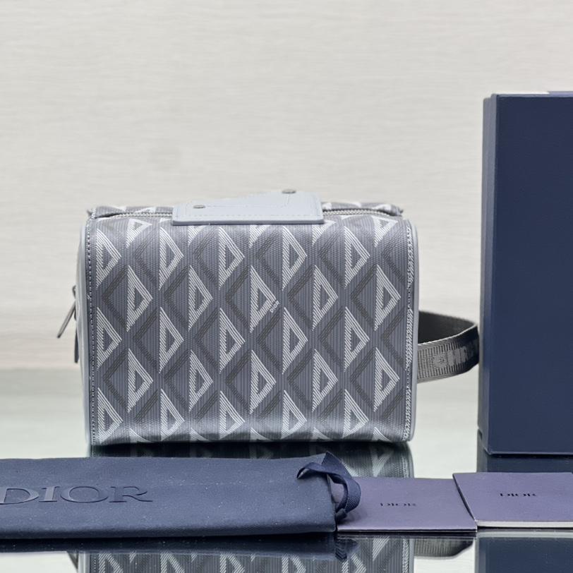 Dior Lingot Toiletry Case - DopestKickz