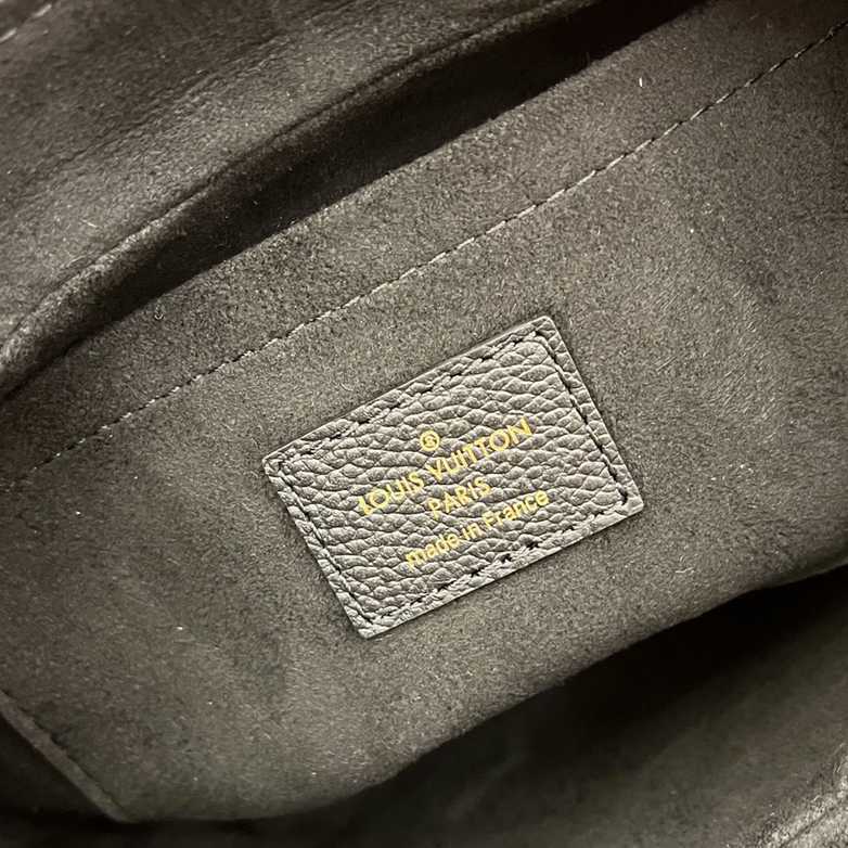 Louis Vuitton Bagatelle (22x14x9CM)      M46002 - DopestKickz