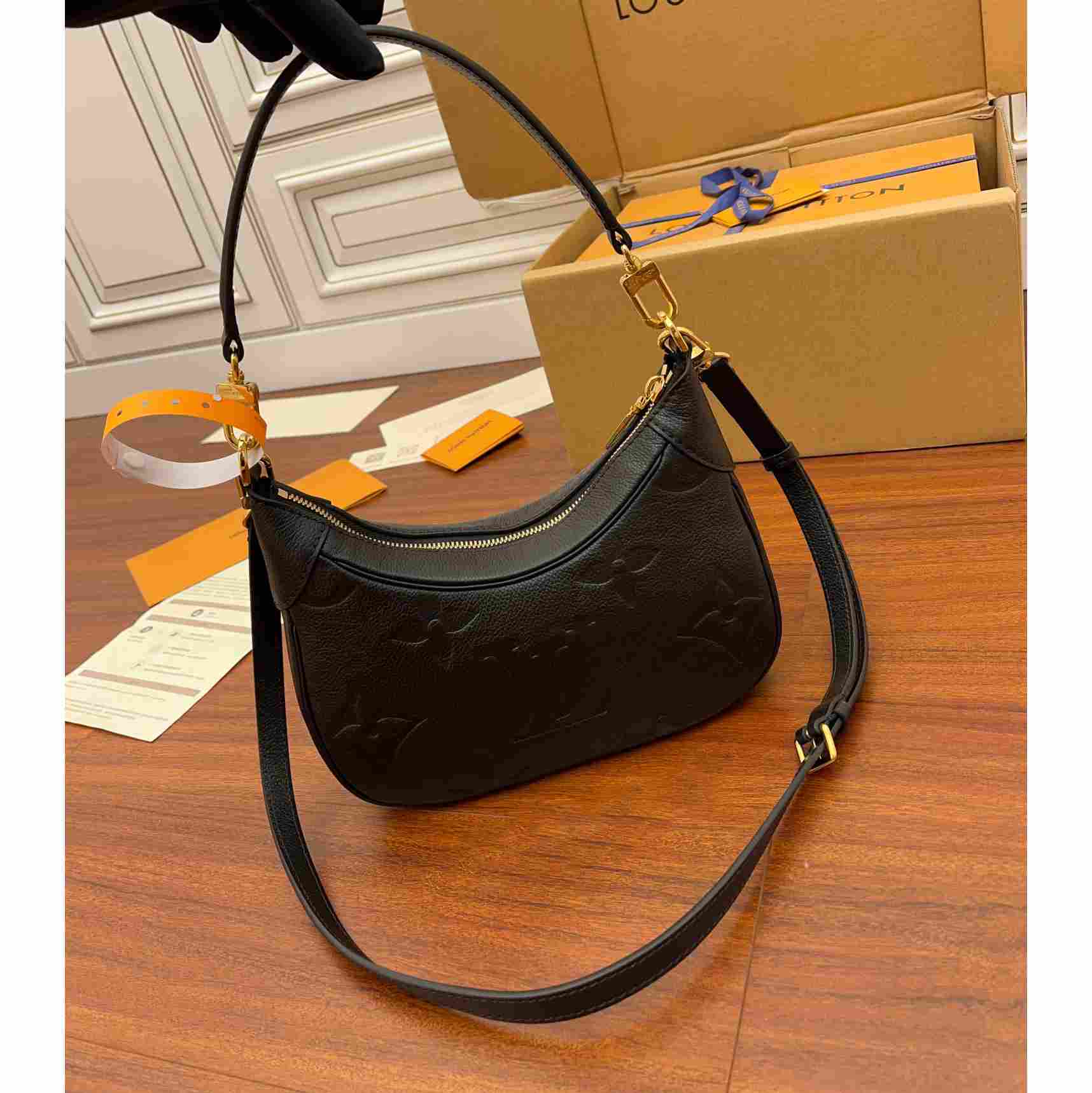 Louis Vuitton Bagatelle (22x14x9CM)      M46002 - DopestKickz