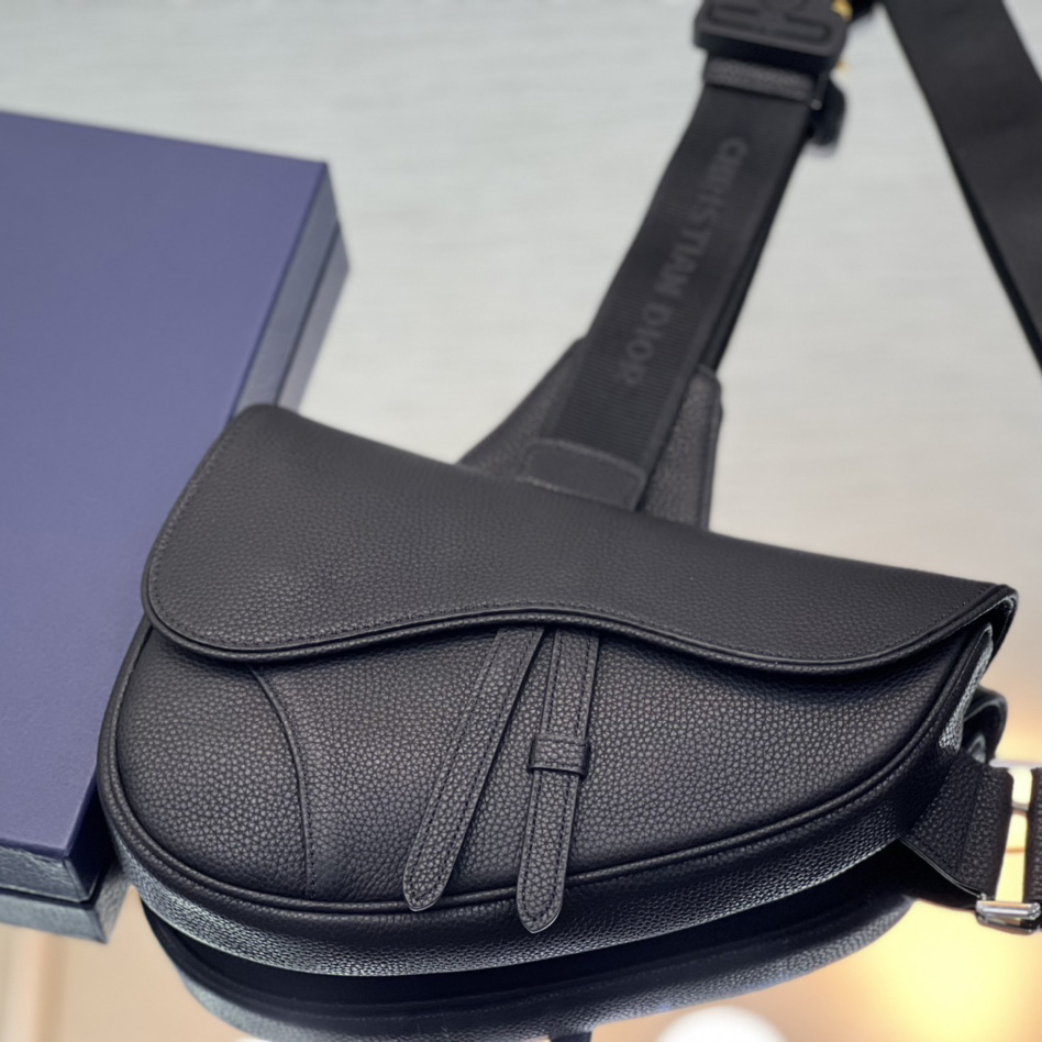 Dior Saddle Bag(20 x 28.6 x 5cm) - DopestKickz
