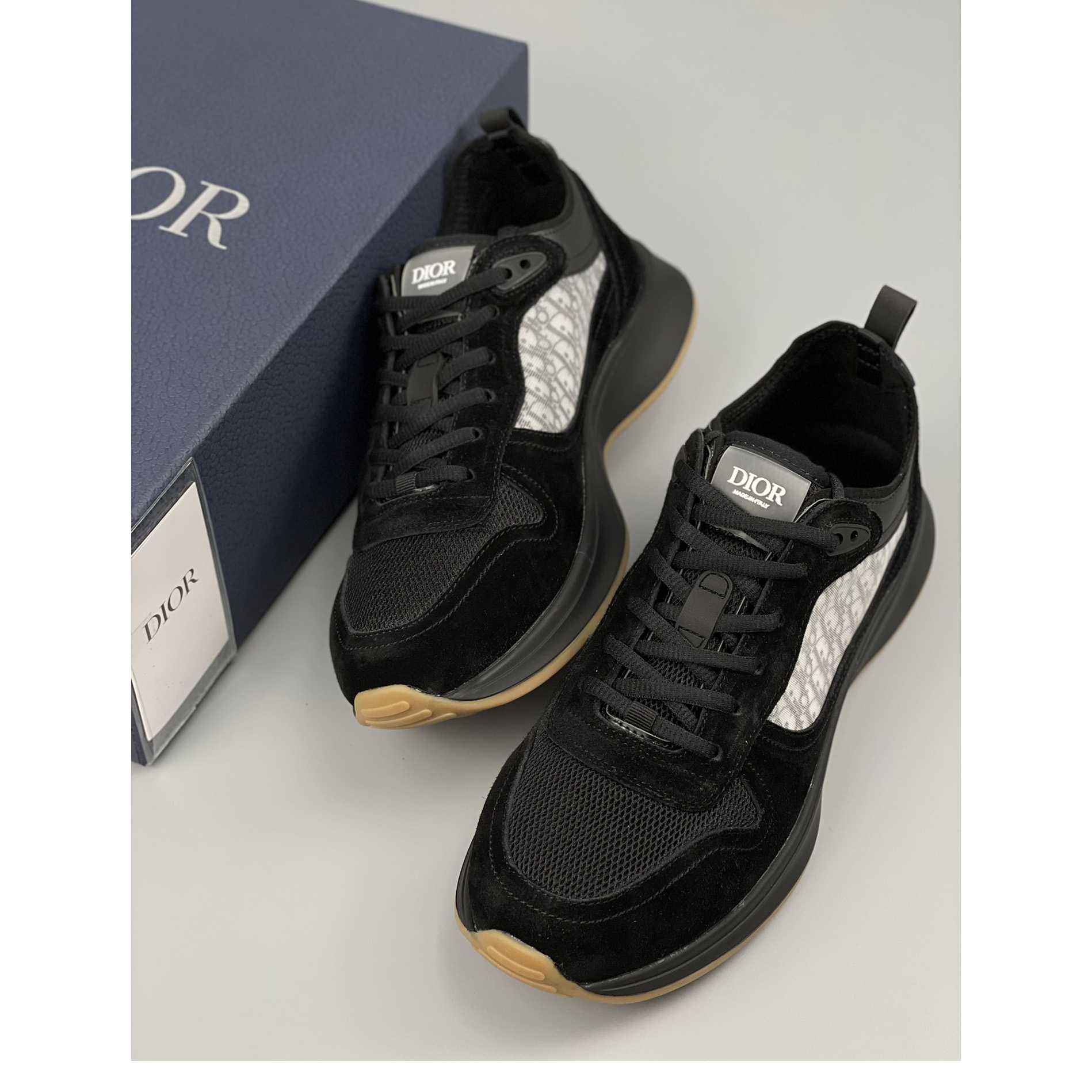 Dior B25 Runner Sneaker - DopestKickz