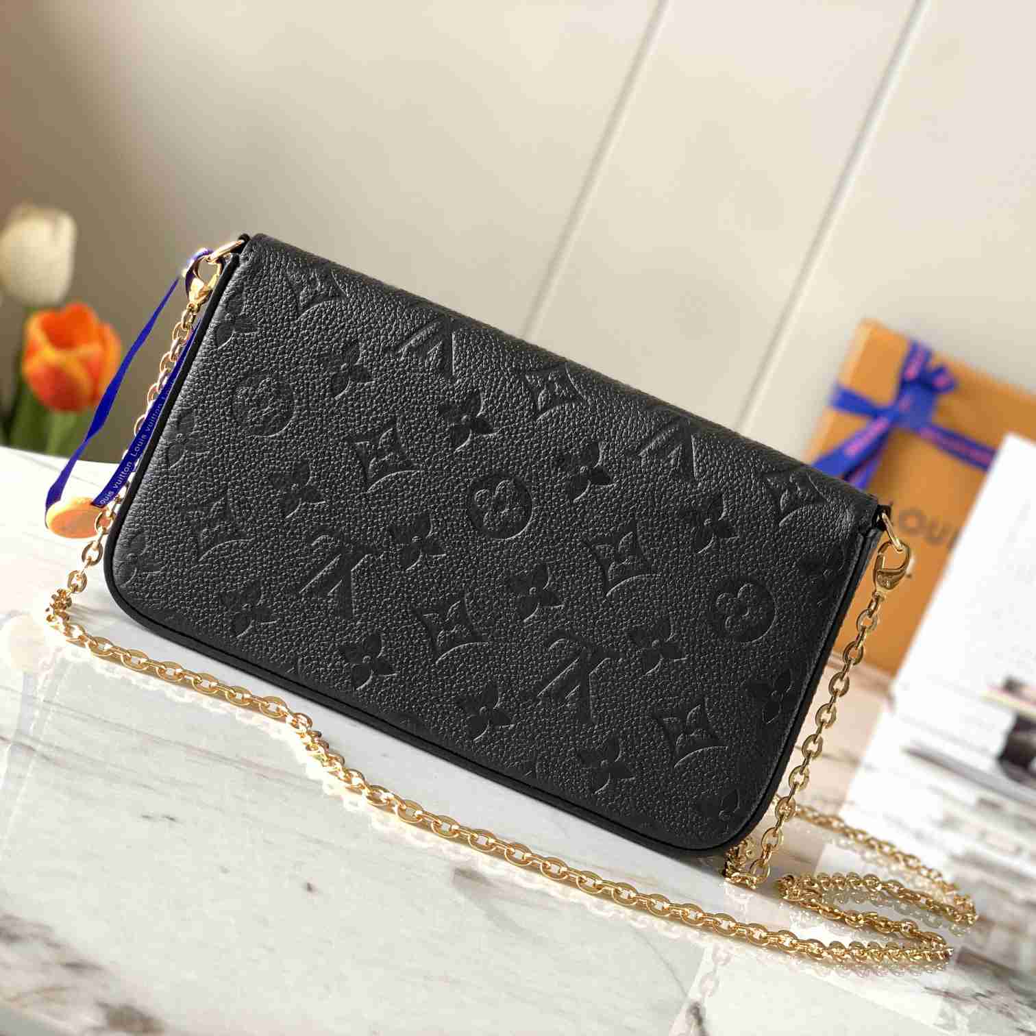 Louis Vuitton Félicie Pochette (21 x 12 x 3cm)   M64064 - DopestKickz