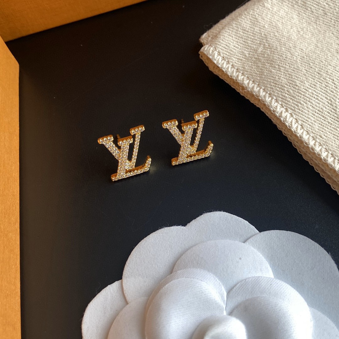 Louis Vuitton Earrings - DopestKickz