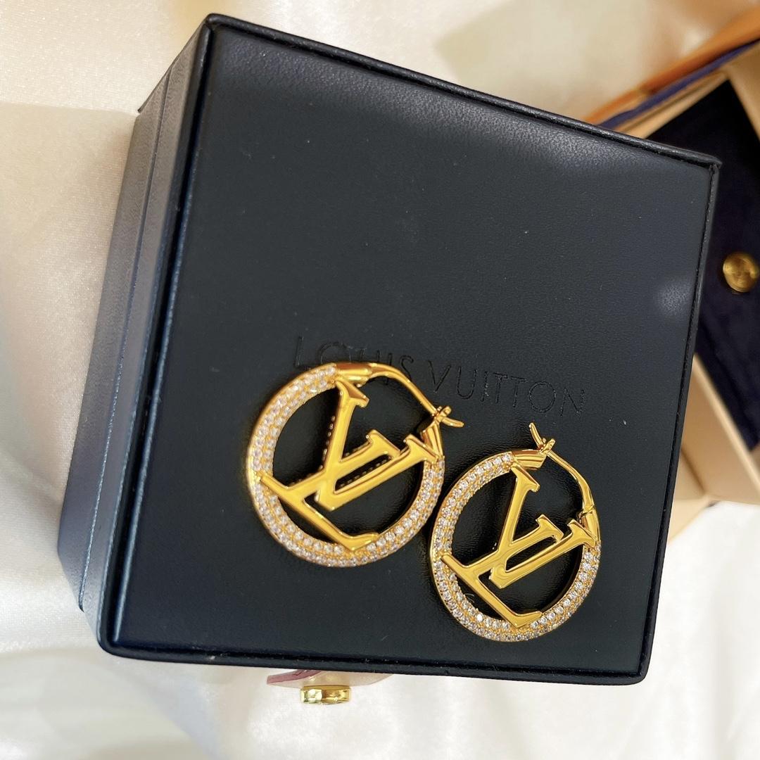 Louis Vuitton Earrings - DopestKickz