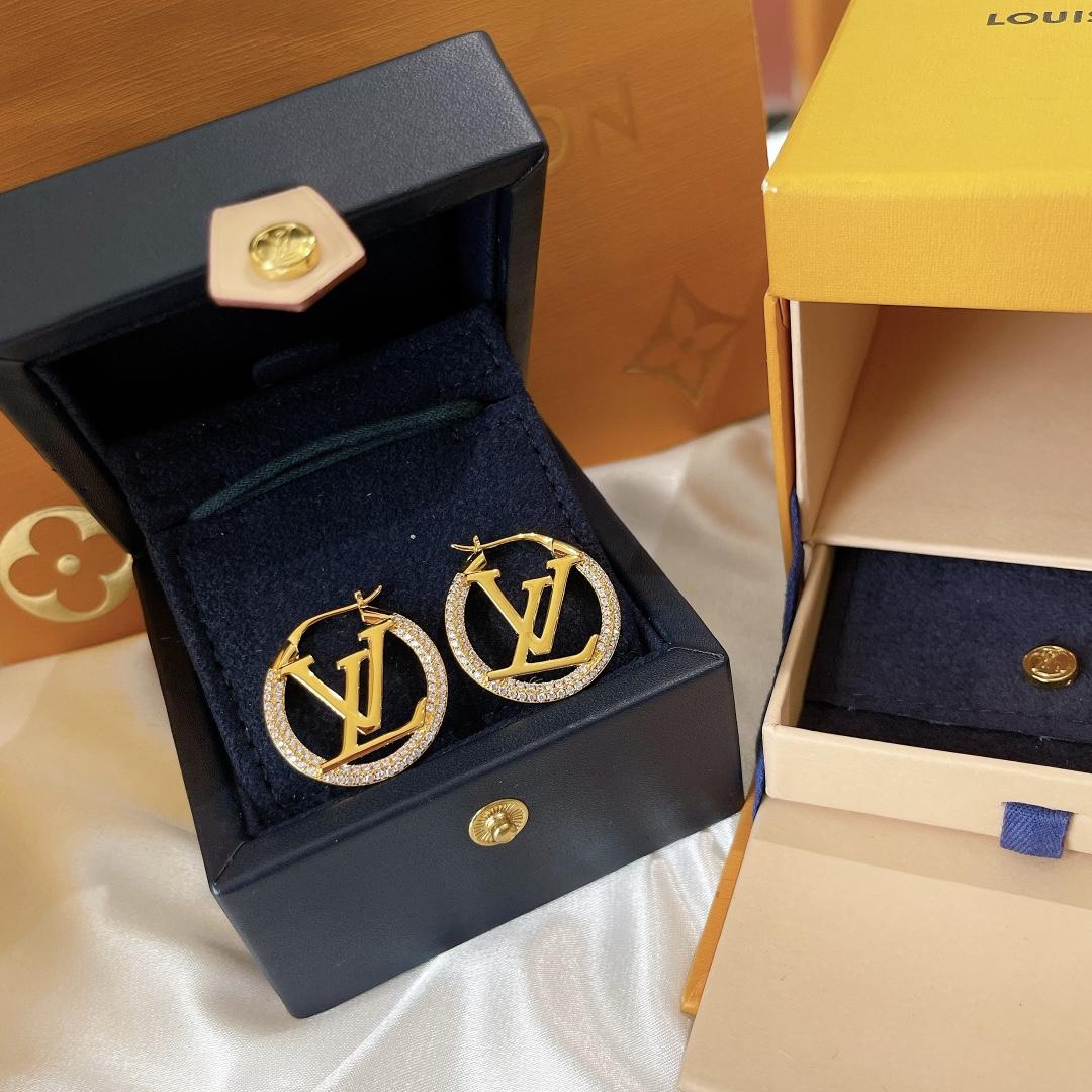 Louis Vuitton Earrings - DopestKickz