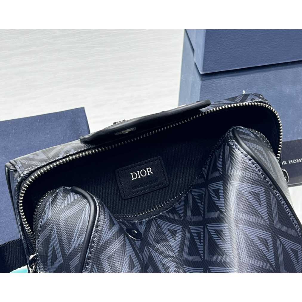 Dior Lingot Toiletry Case - DopestKickz