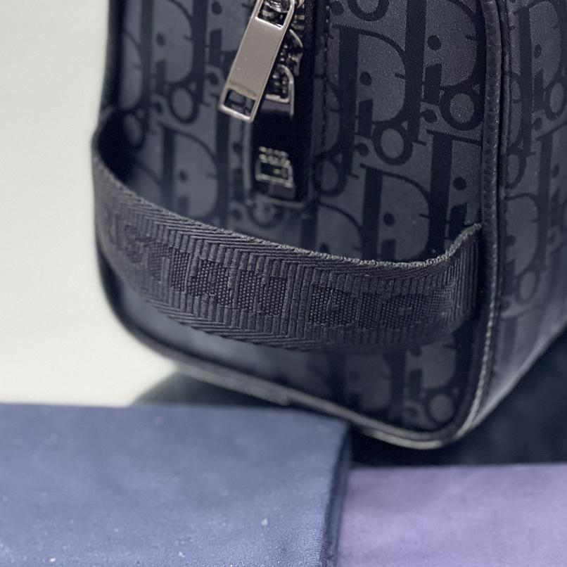 Dior Lingot Toiletry Case - DopestKickz