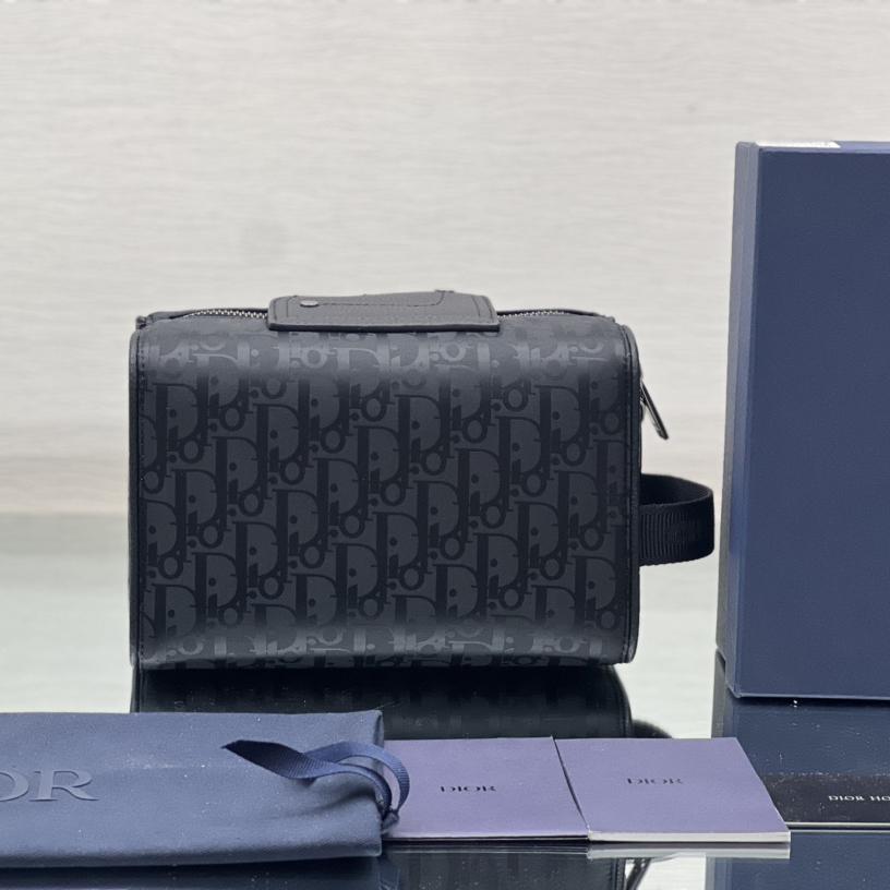 Dior Lingot Toiletry Case - DopestKickz