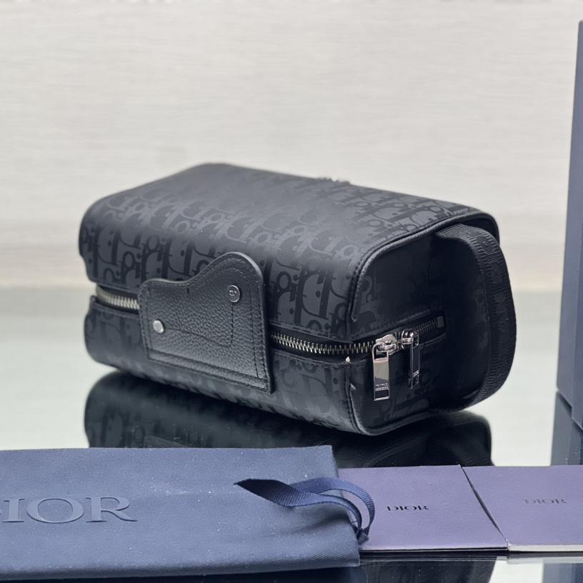 Dior Lingot Toiletry Case - DopestKickz