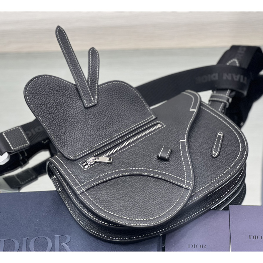 Dior Saddle Pouch - DopestKickz