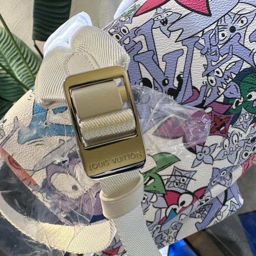 Louis Vuitton Backpack Multipocket (30-40-15.5cm)   M21846 - DopestKickz