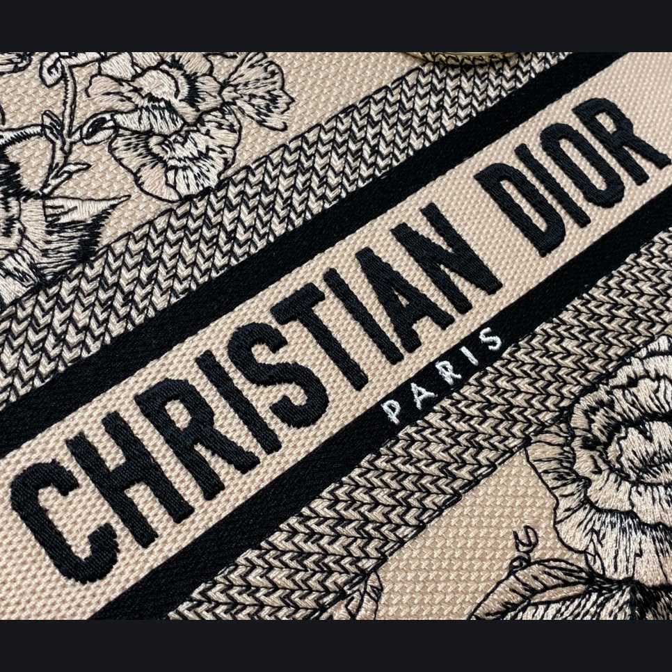 Dior Medium Lady D-lite Bag - DopestKickz