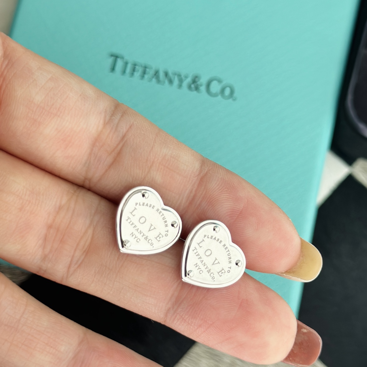 Tiffany&CO Heart Tag Earrings - DopestKickz