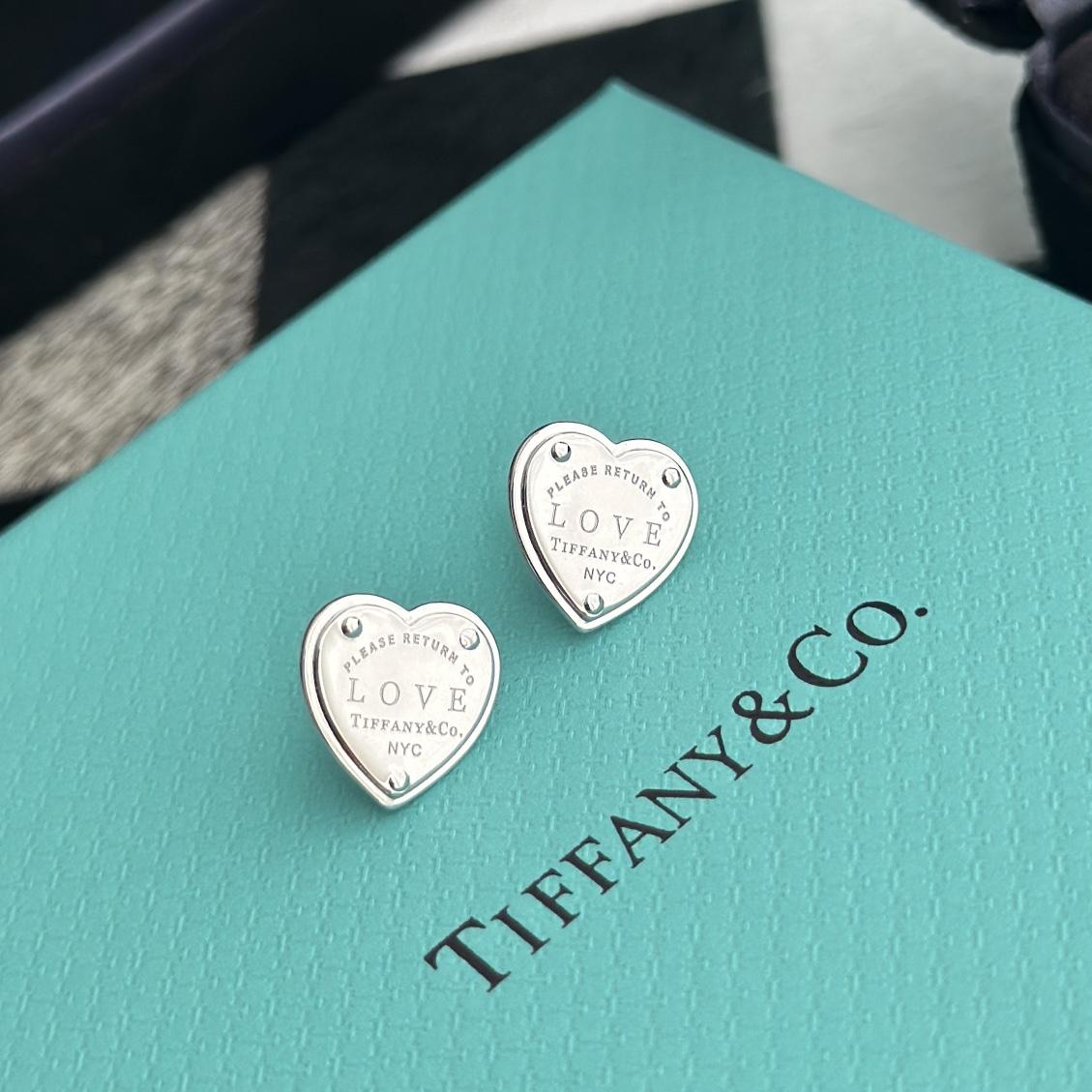 Tiffany&CO Heart Tag Earrings - DopestKickz