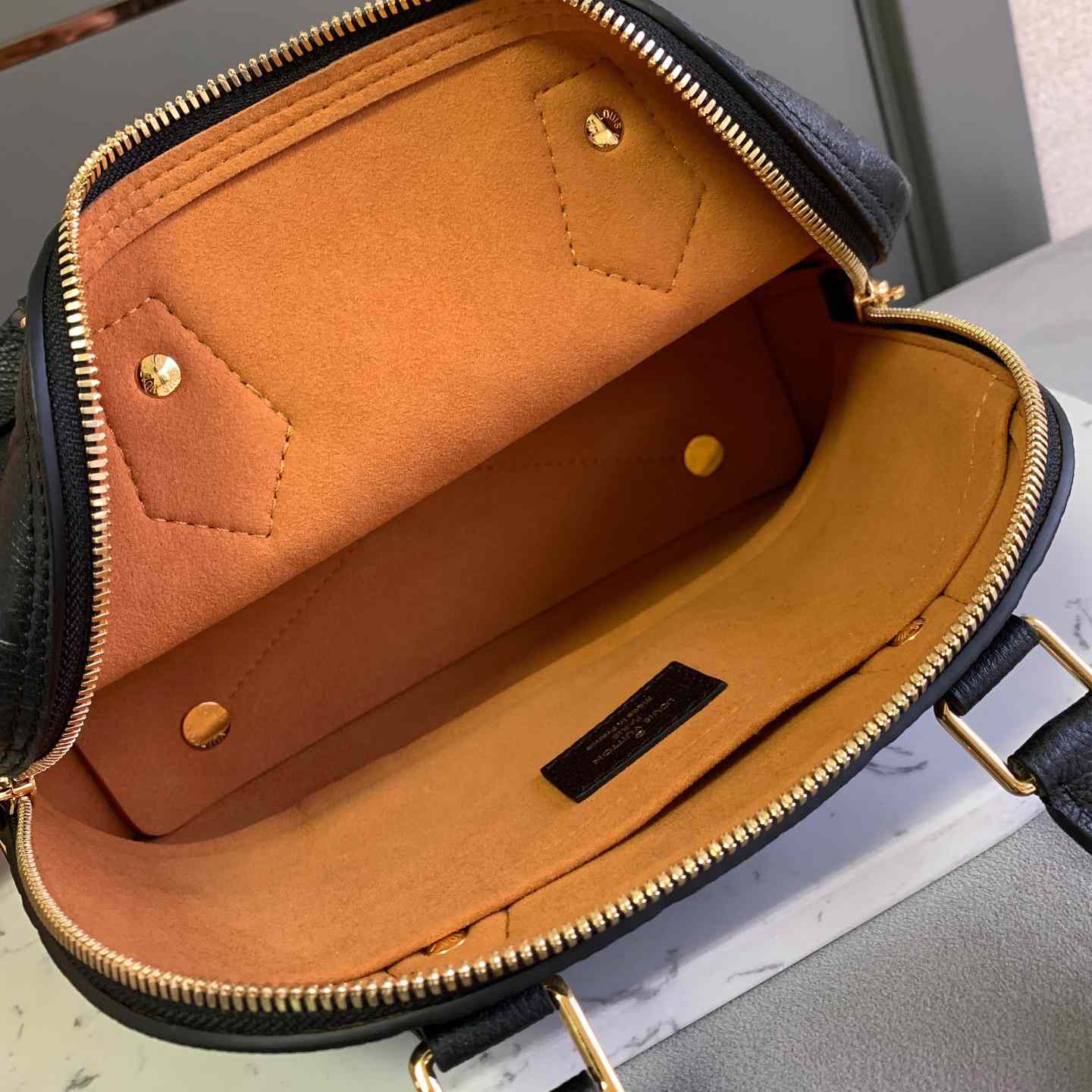 Louis Vuitton Alma BB Bag(25x18x12CM)     M44829  - DopestKickz