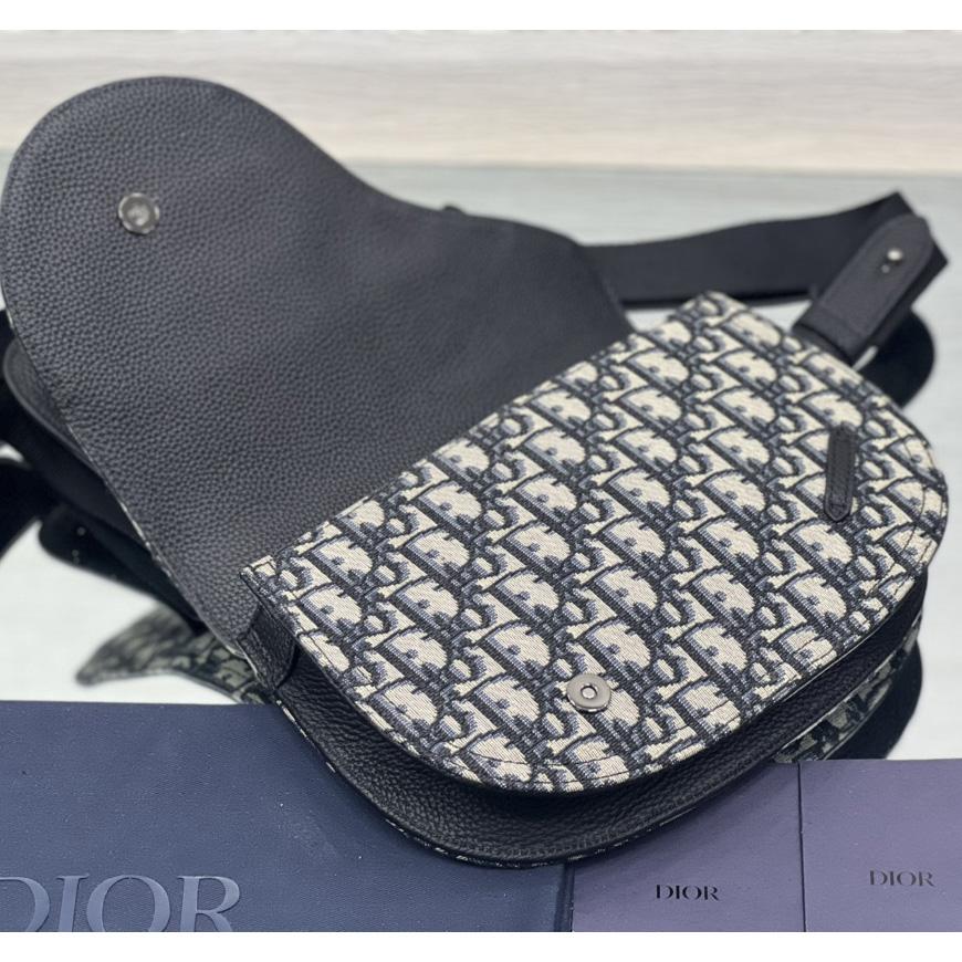 Dior Saddle Pouch - DopestKickz